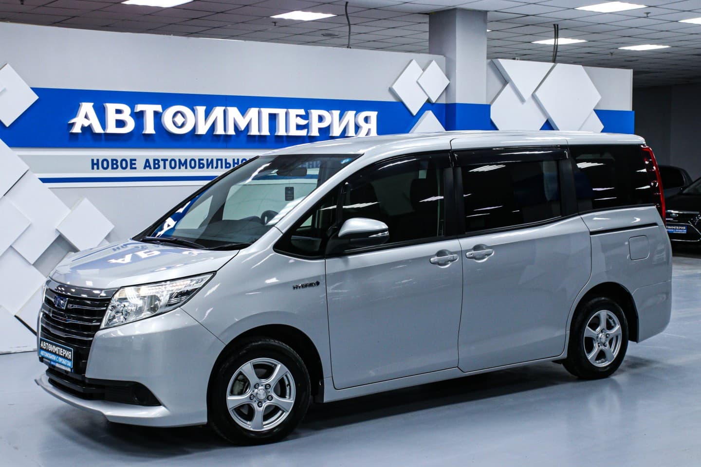 Toyota Noah 2