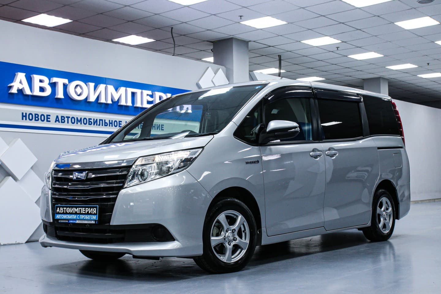Toyota Noah 1
