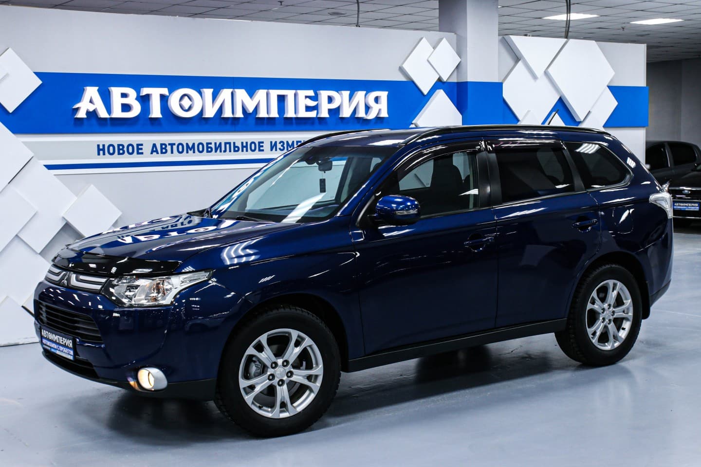 Mitsubishi Outlander 2