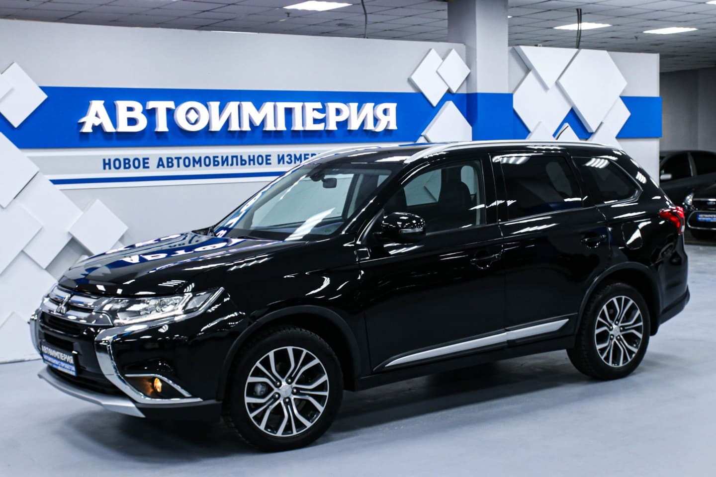 Mitsubishi Outlander 2