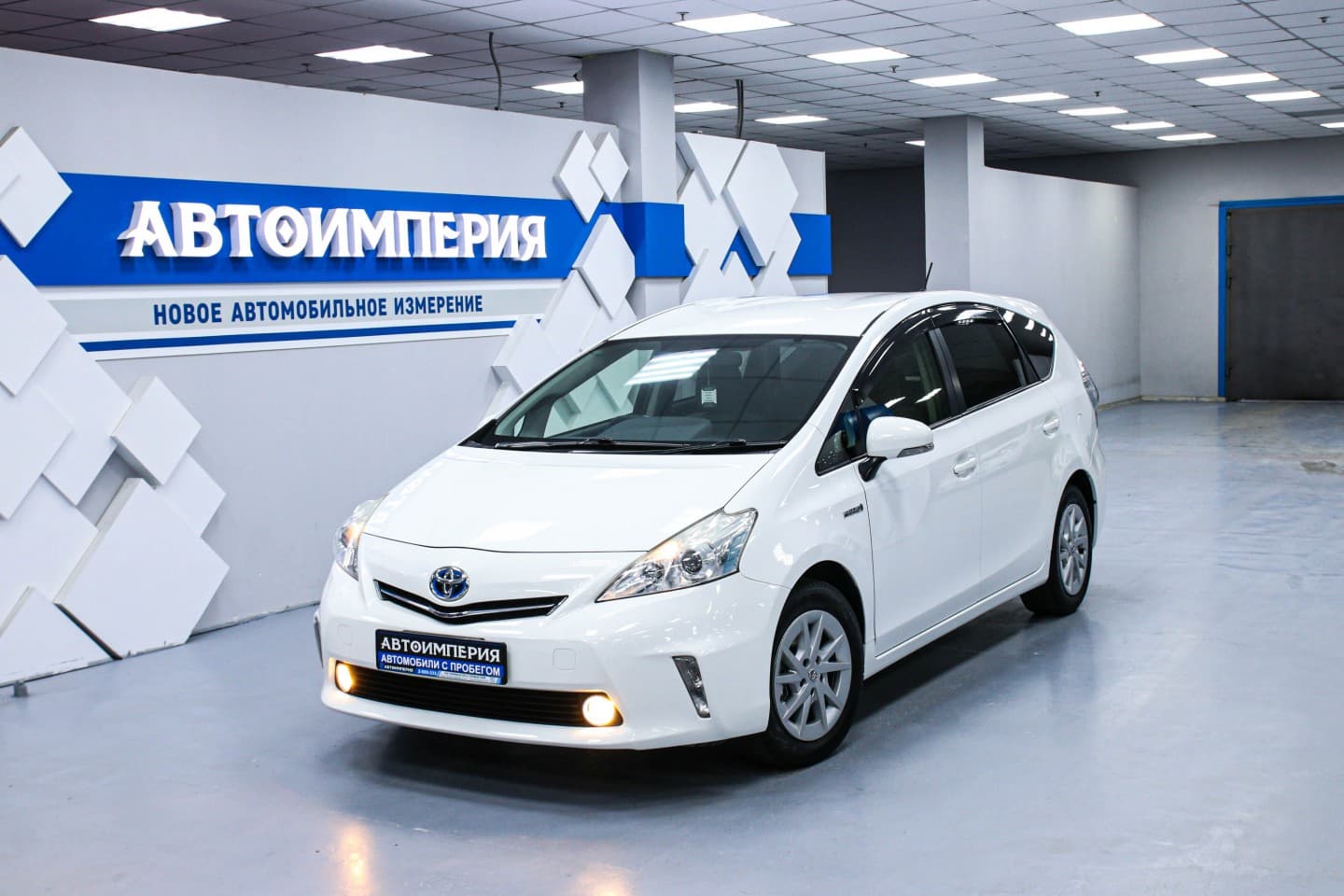 Toyota Prius Alpha 0