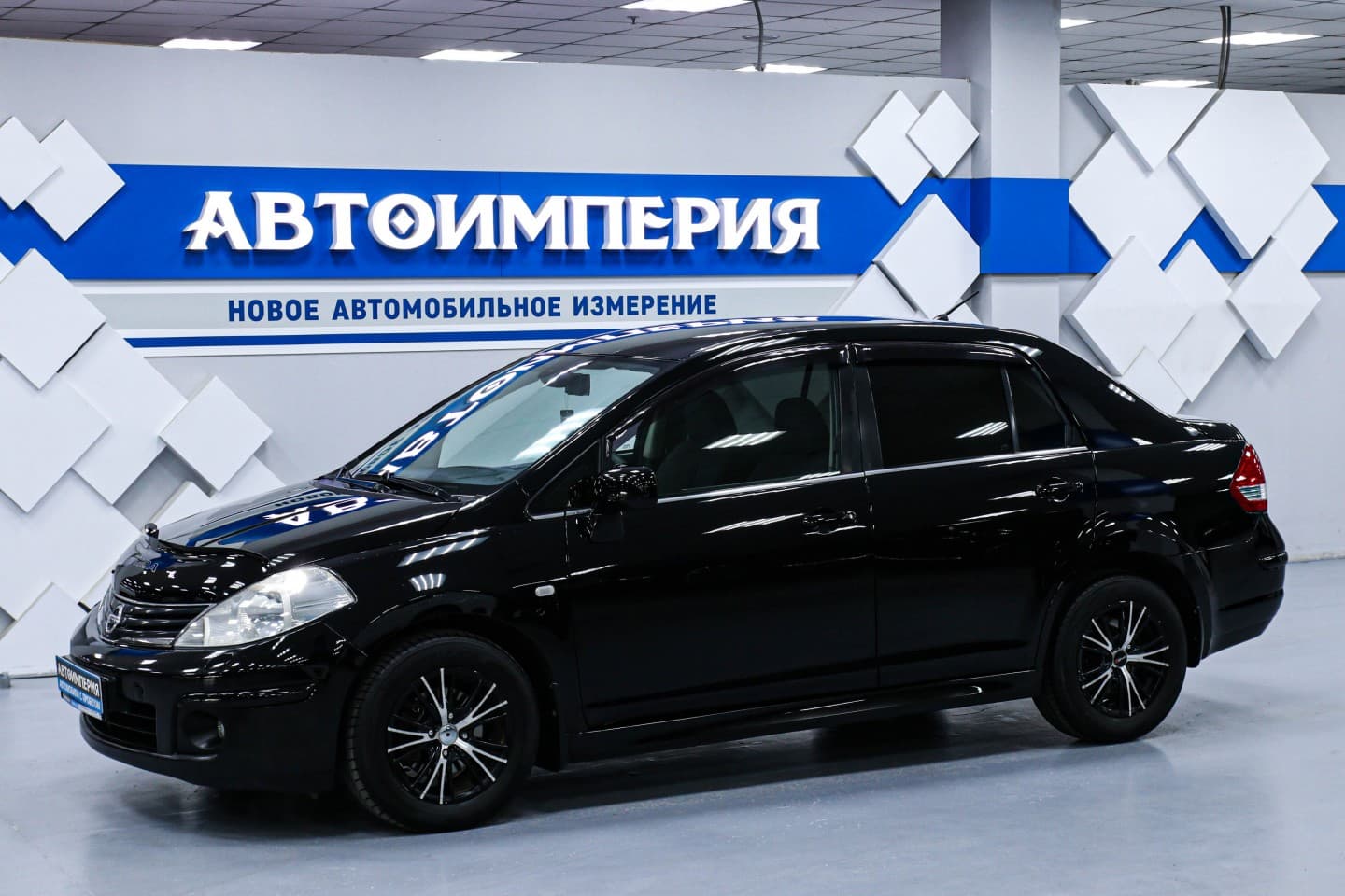 Nissan Tiida 0