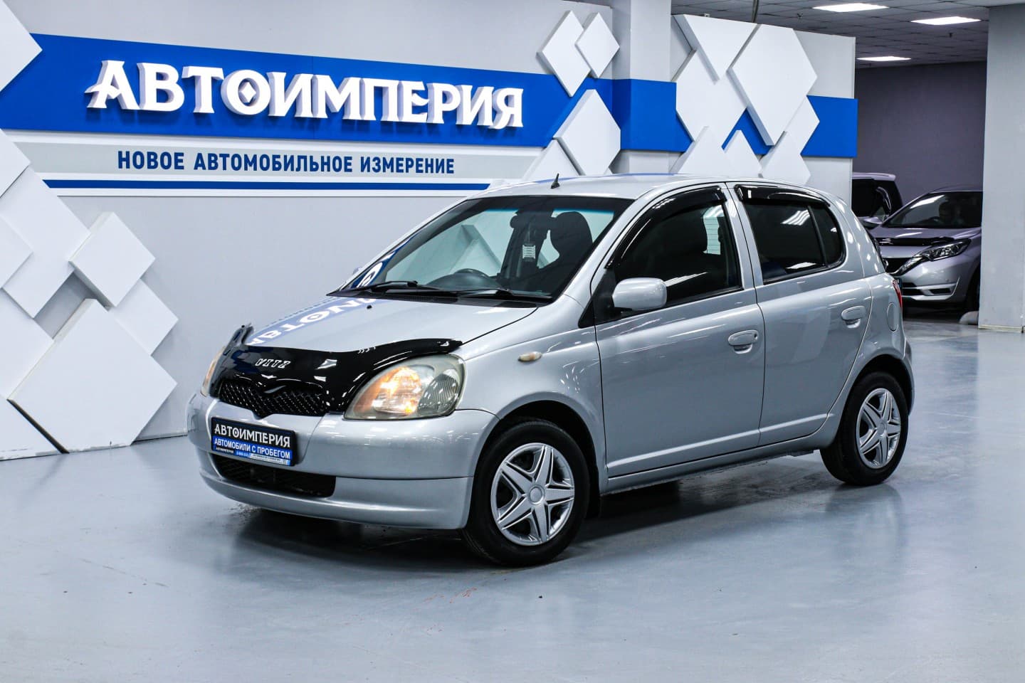 Toyota Vitz 1