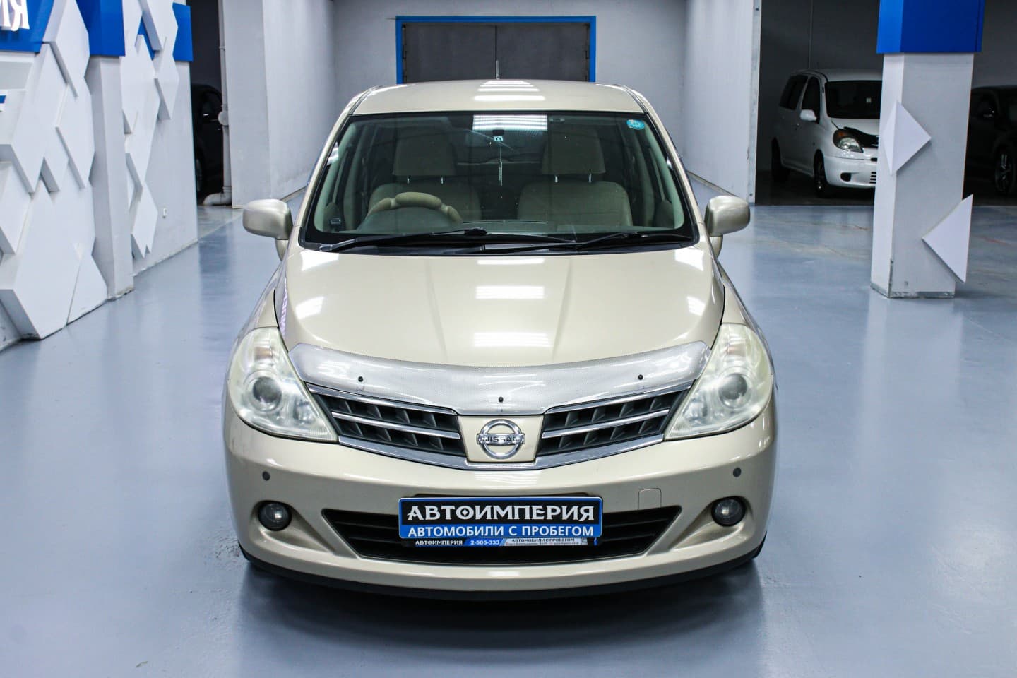Nissan Tiida 4