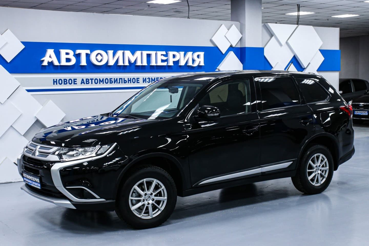 Mitsubishi Outlander 2
