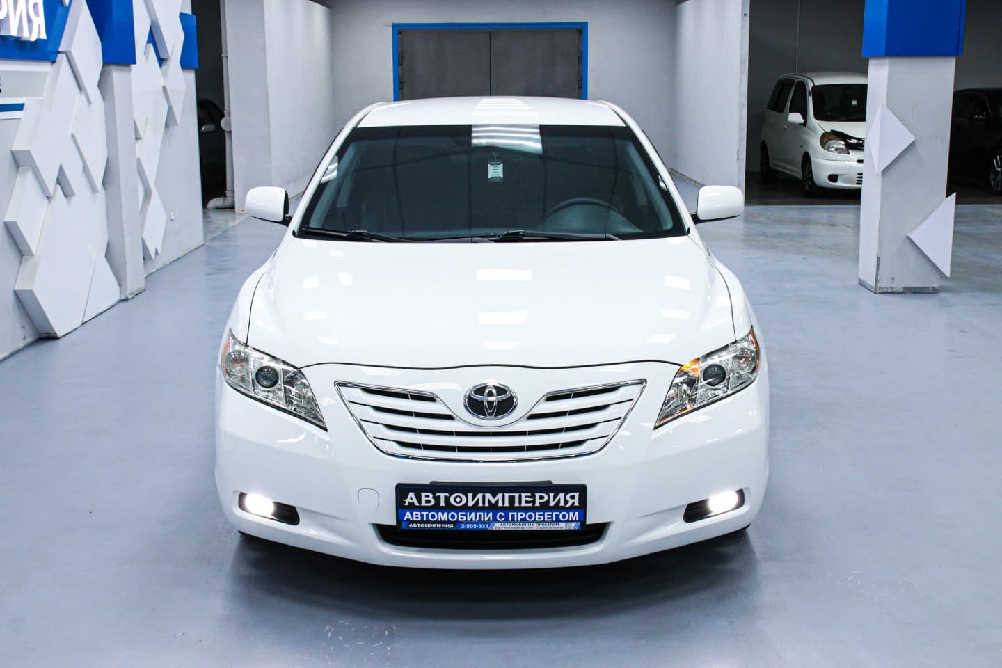 Toyota Camry 4