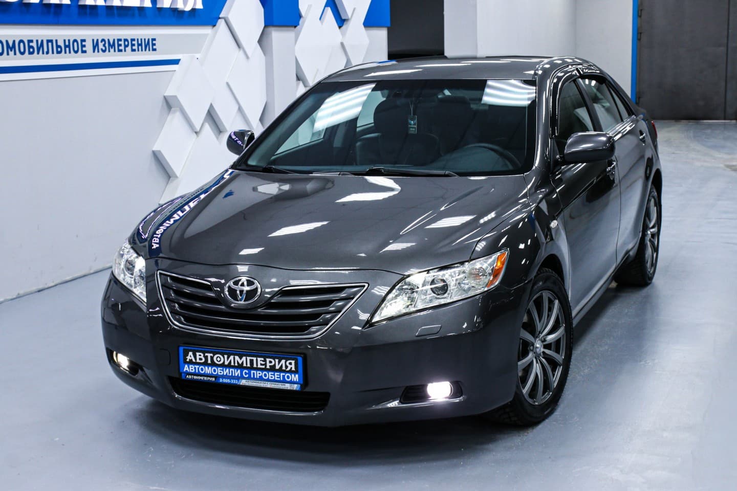 Toyota Camry 4