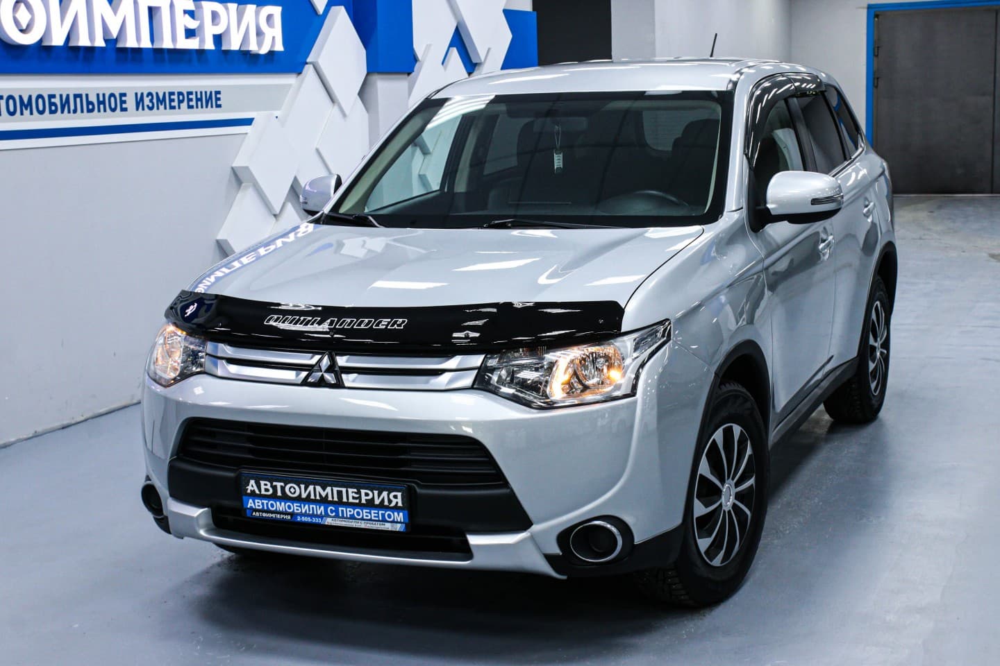 Mitsubishi Outlander 4