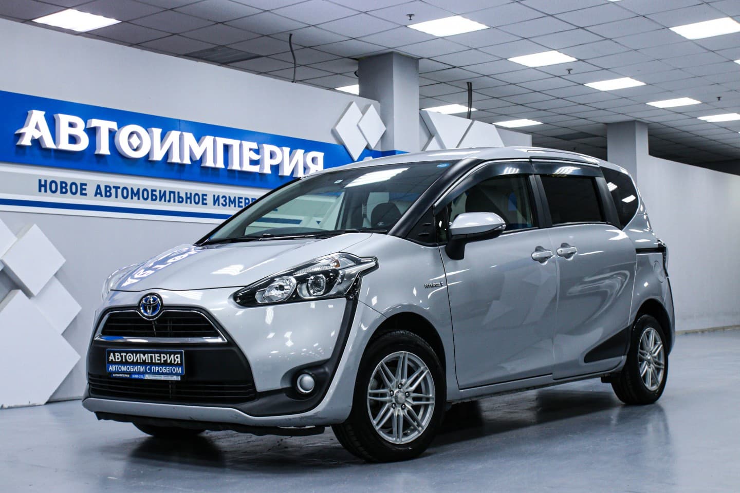 Toyota Sienta 1