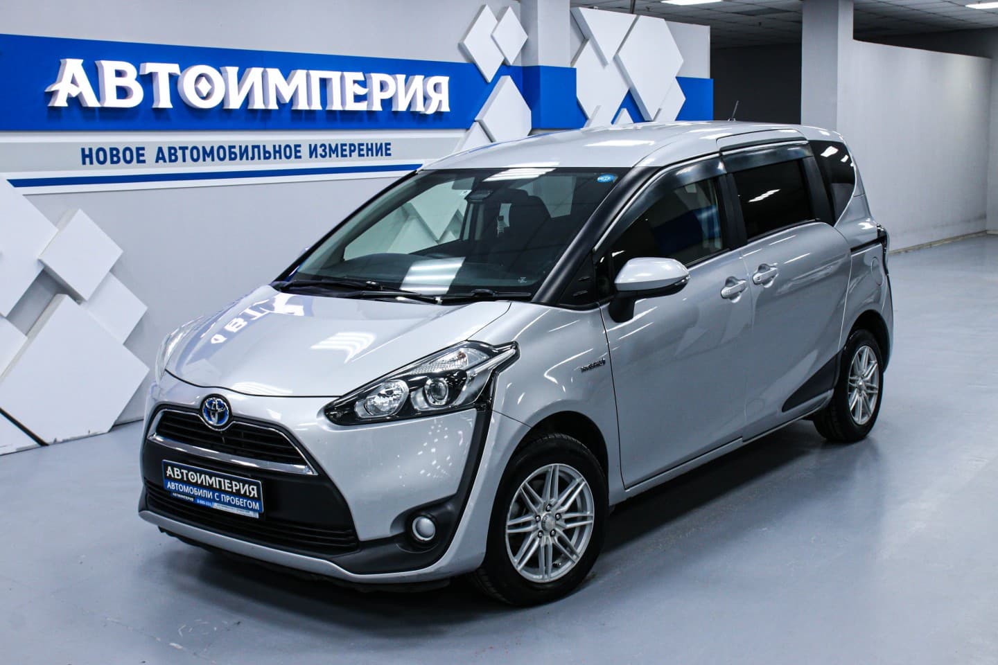 Toyota Sienta 3