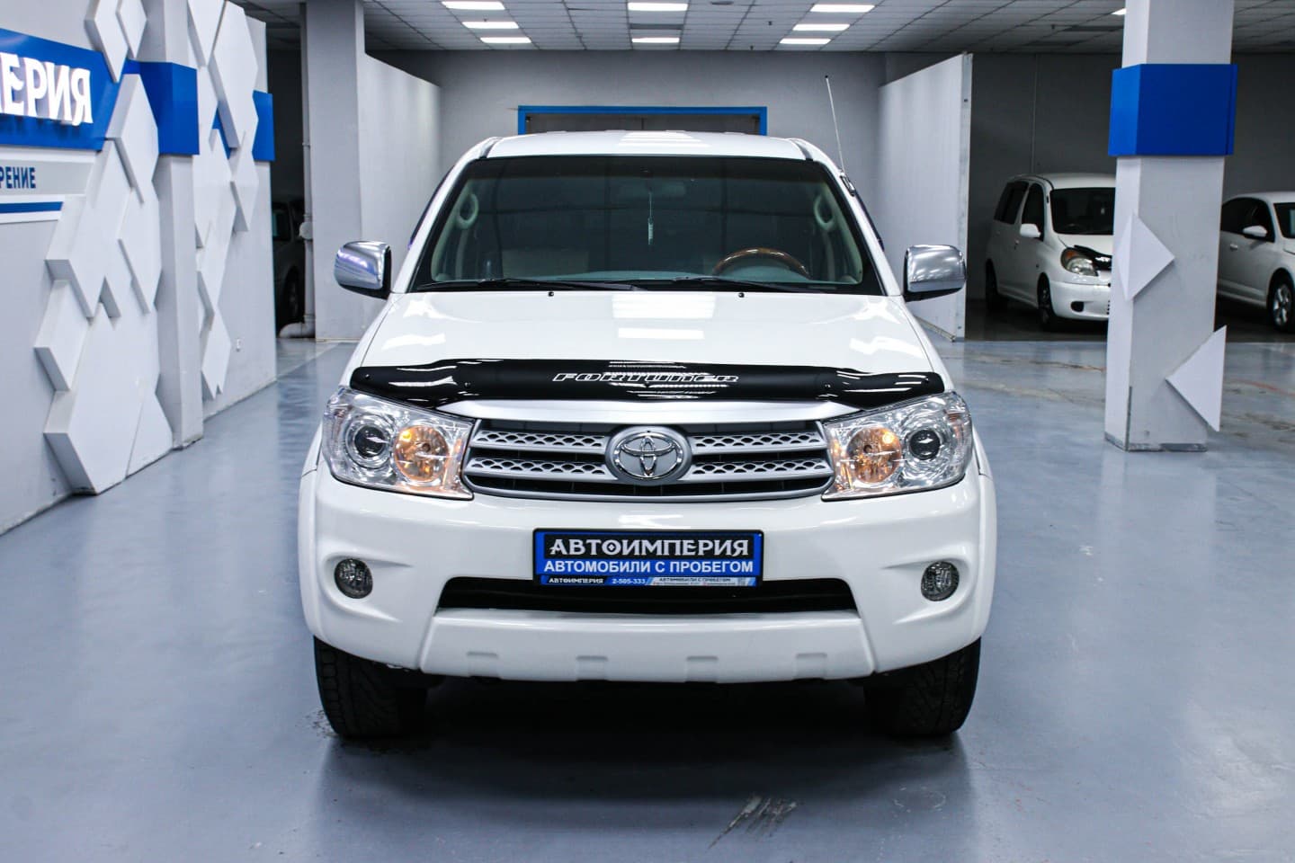 Toyota Fortuner 4