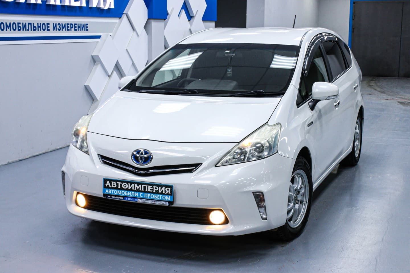 Toyota Prius Alpha 2