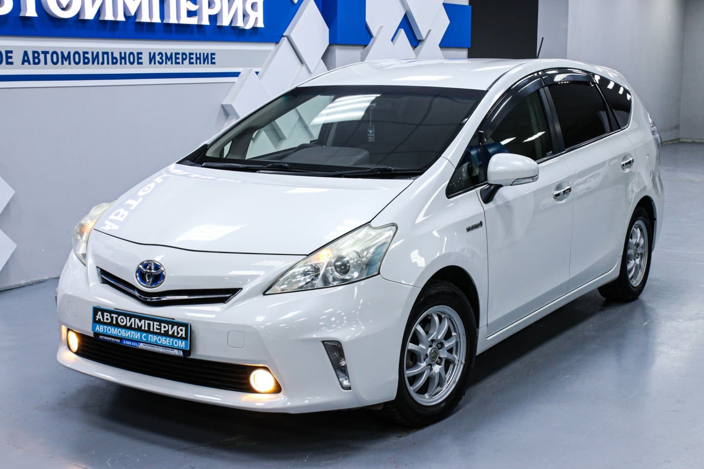 Toyota Prius Alpha 1